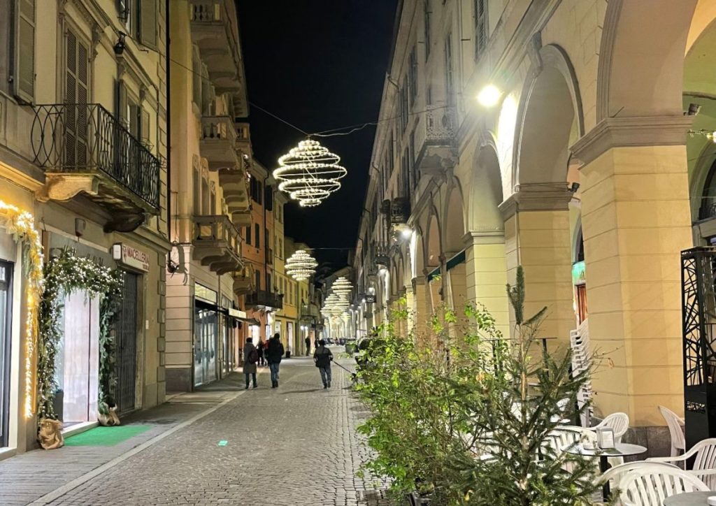 La Nuova E Bella Illuminazione Natalizia A Tortona Oggi Cronaca