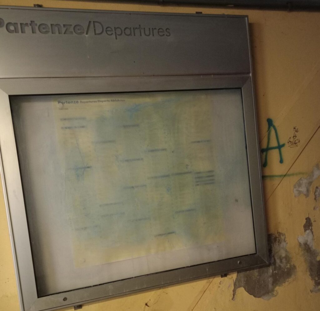 Il Sottopasso Della Stazione Di Tortona Al Buio E Con Infiltrazioni D