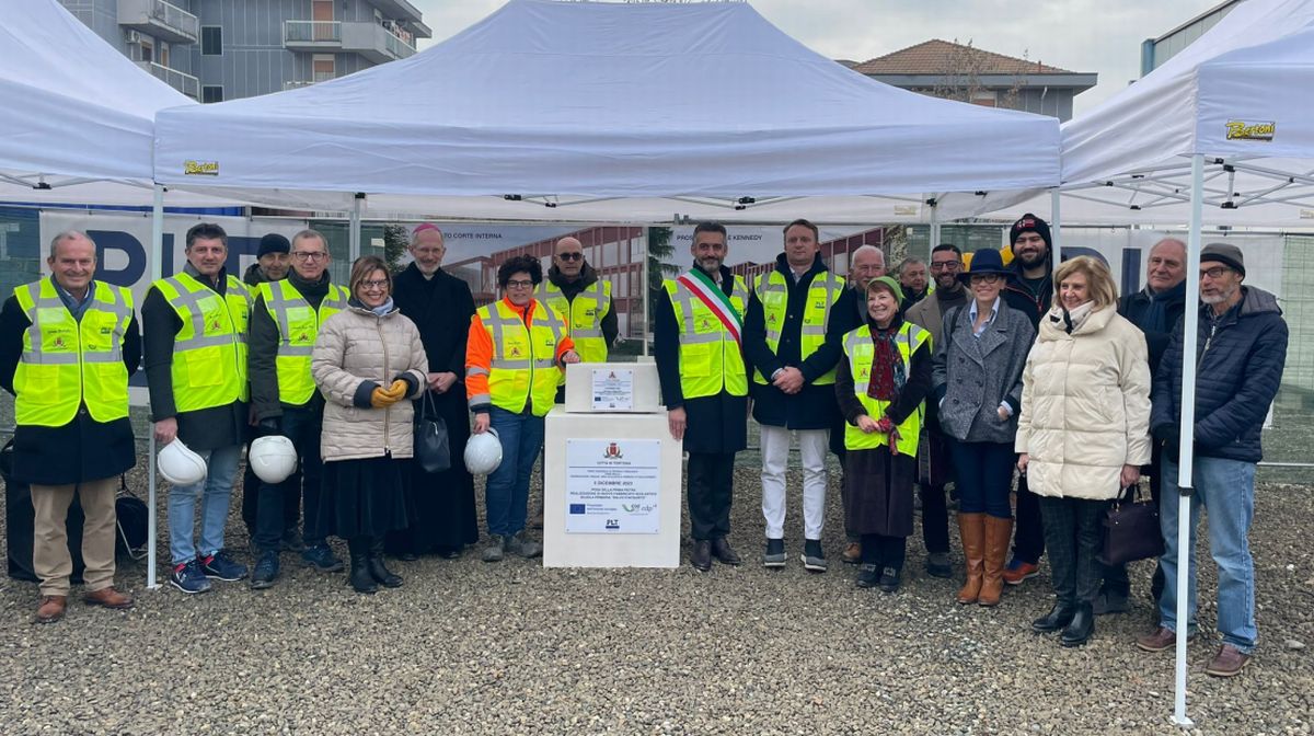 Posata La Prima Pietra Della Nuova Scuola A San Bernardino A Tortona Pronta Fra Due Anni Oggi